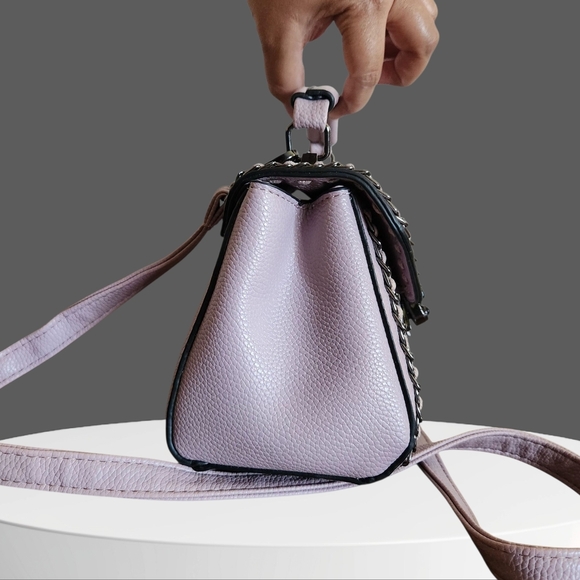 Womens Chic Chain Link Style Lavender Crossbody Bag - Picture 2 of 16